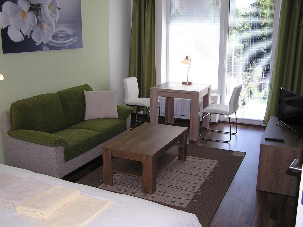 Gonda Apartments Hradec Králové Exterior foto
